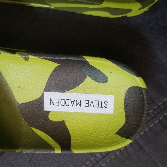 Steve madden water slide sandal - Picture 3 of 5